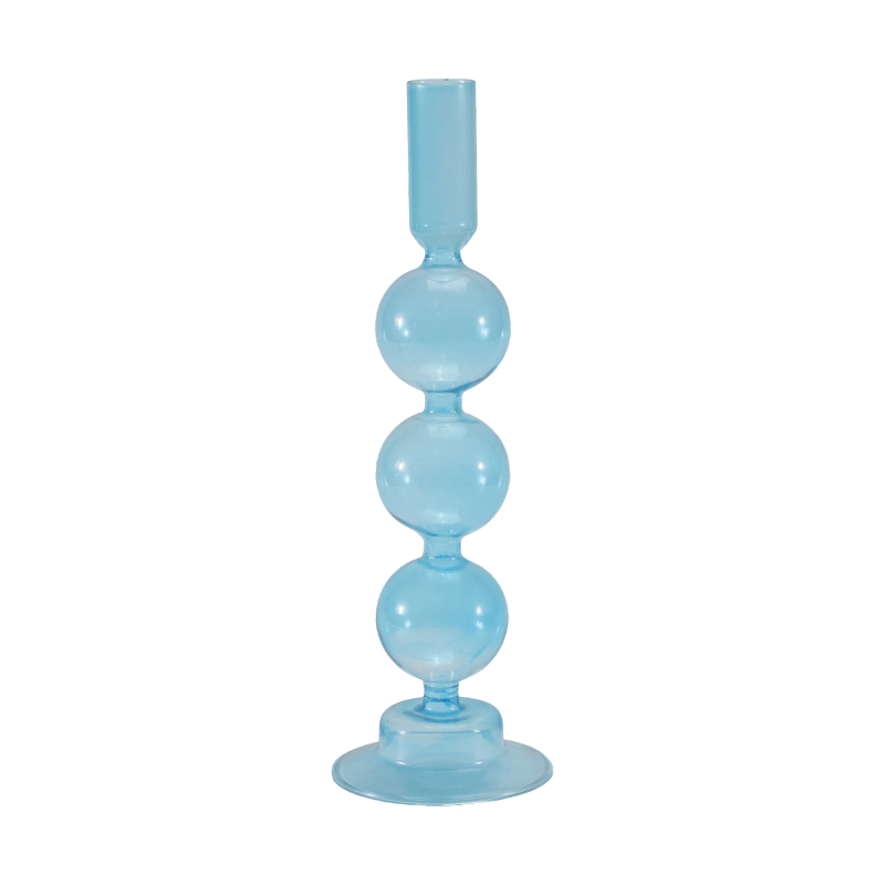 Colección de candelabros de vidrio delgados y apilados