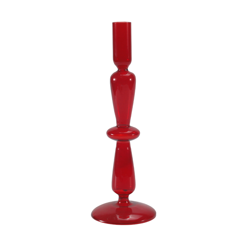 Colección de candelabros de vidrio delgados y apilados
