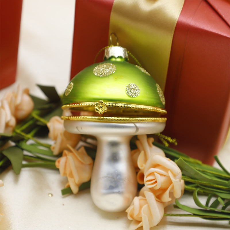 Adornos colgantes de vidrio navideño con forma vegetal